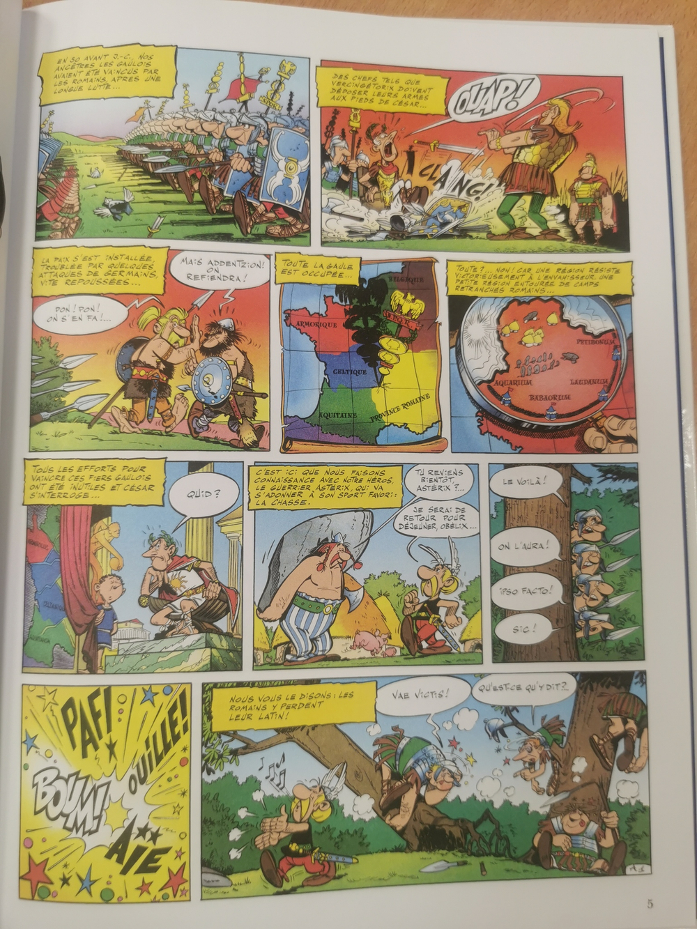 Asterix Le Gaulois (French Edition) (Asterix Graphic Novels, 1)
