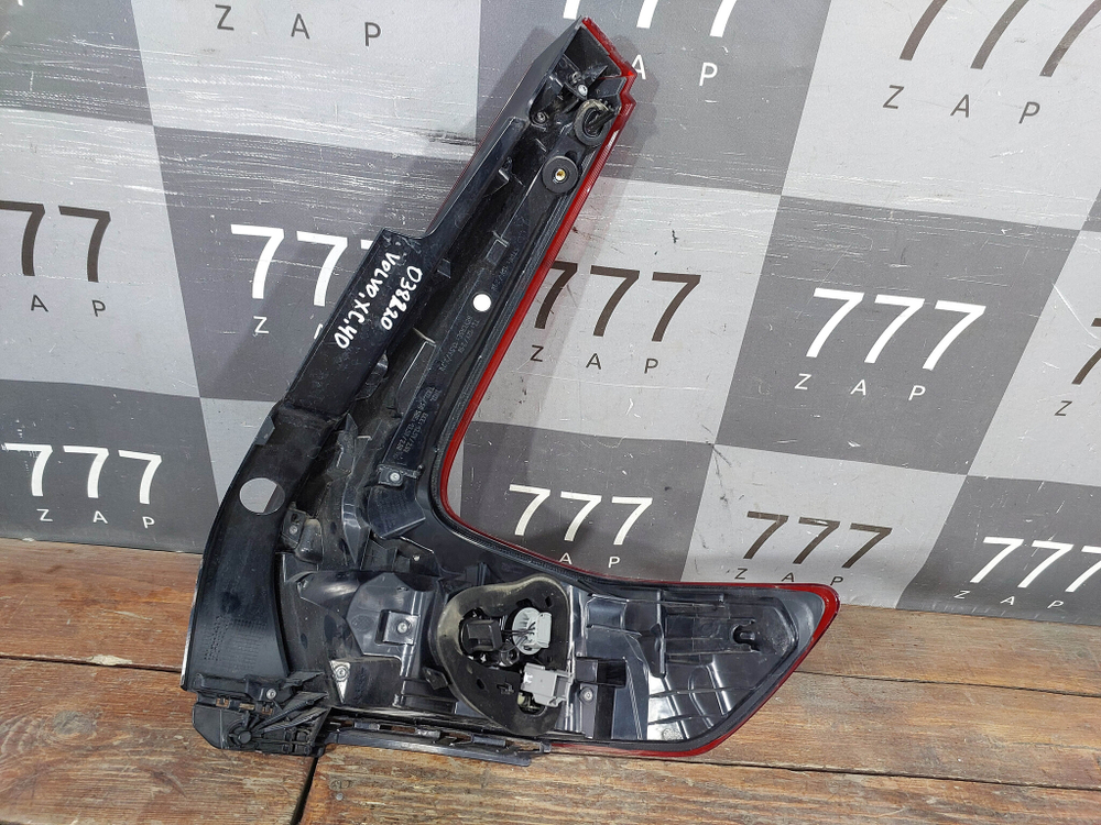 Фонарь задний левый Volvo XC40 17-нв Б/У Оригинал 31446790