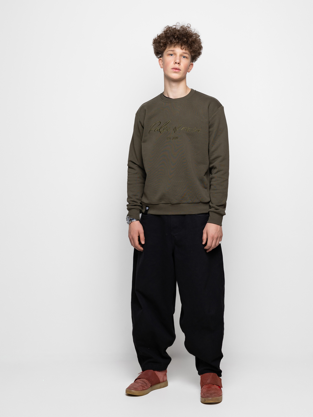 Свитшот с вышитой надписью PULSE OF RAIN хаки