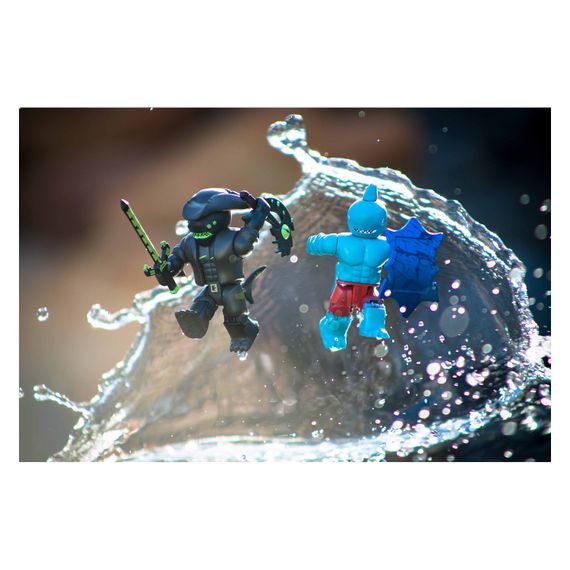 Игровая коллекционная фигурка Jazwares Roblox Game Packs A Pirate's Tale: Shark People W7