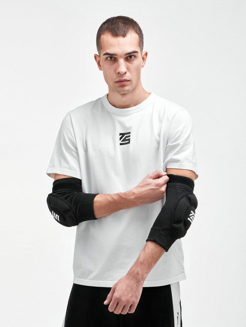 Налокотники Tomorrow Star Black Line