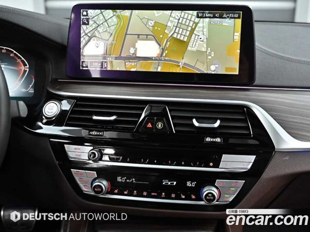 BMW 5 Series (G30) 523d xDrive M Sports (10.2020)