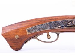 Denix Пистоль с фитильным замком - Танегсима, Япония, ок.1800 г. (Музей V&A. Лондон)