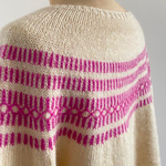 Описание по вязанию пуловера спицами "Bloom"