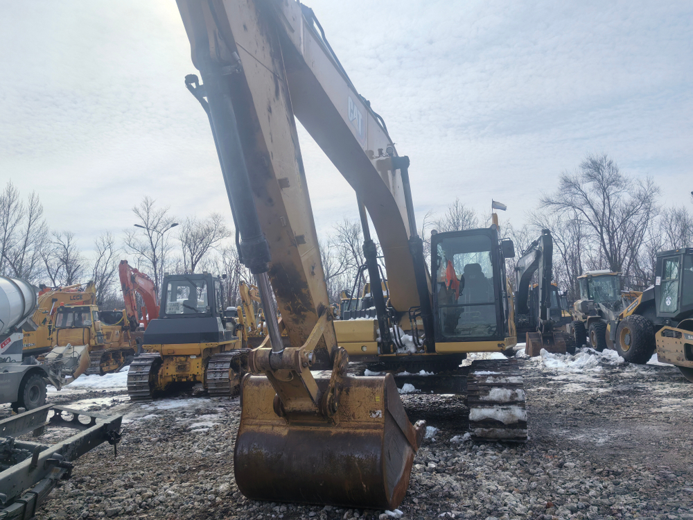 Caterpillar 330 Экскаватор 330 (Дизельный, 7,0 л, 265 л.с., АТ)