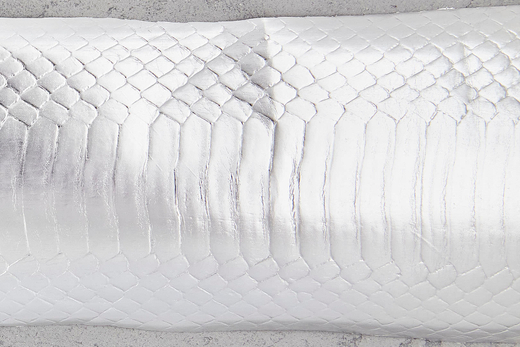 Кожа змеи 580×60-80мм (серебристая глянцевая)