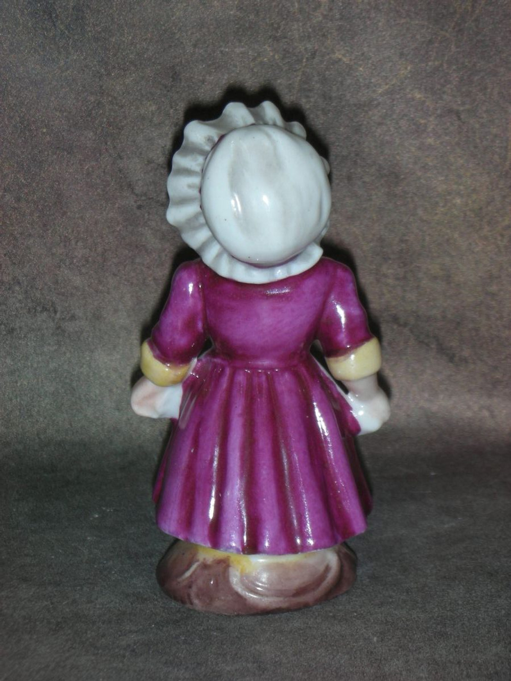 Статуэтка. Фарфор. Карлица. Ginori. Италия