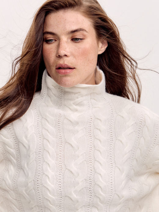 Кашемировый свитер с косами