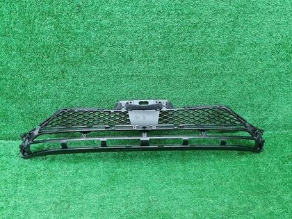 Решетка переднего бампера Genesis GV70 (2020-н.в.)