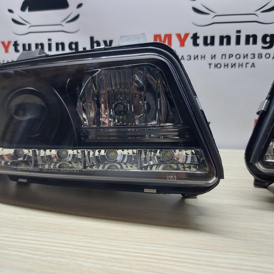 Фары передние BLACK для AUDI A4 01.99-09.00