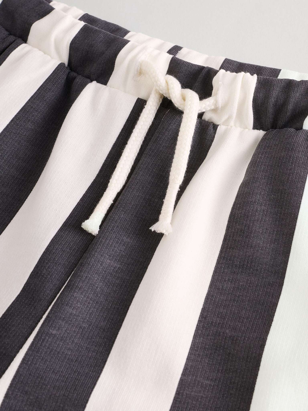 Шорты для мальчика Next AA0-104, Белый, Черный