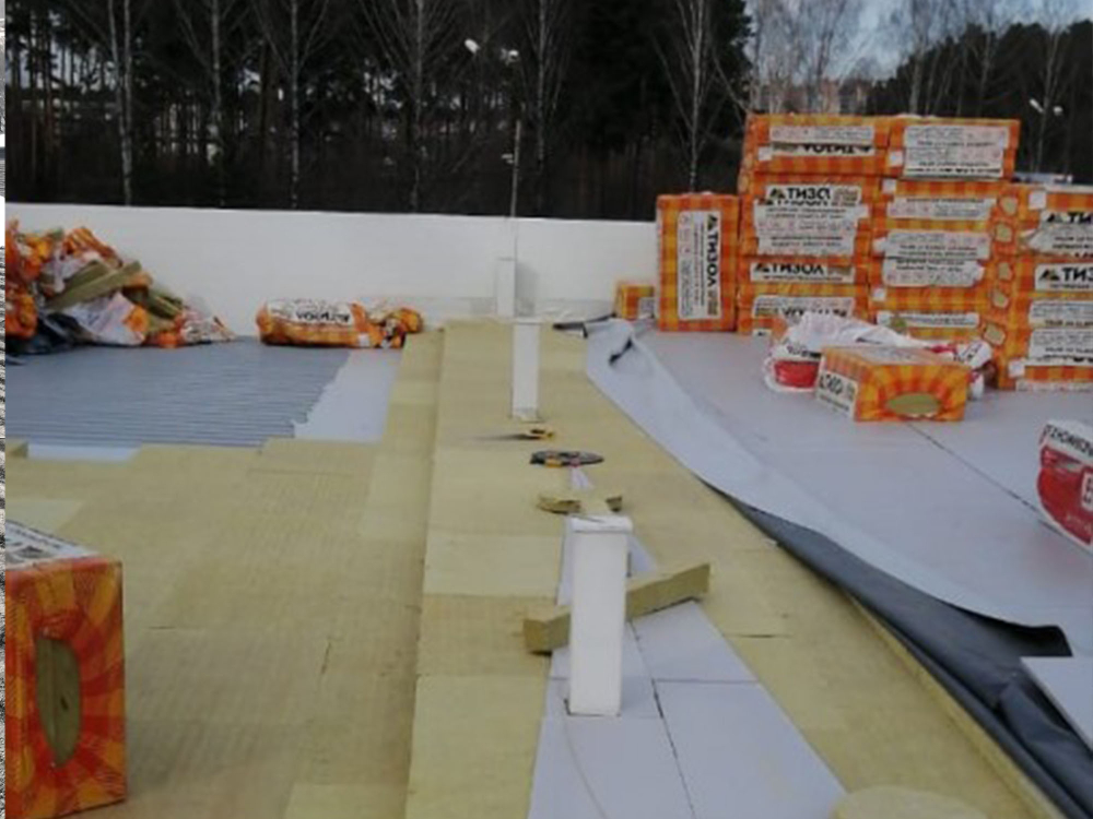 Поставка и монтаж кровли из ПВХ мембраны Торгово-выставочный павильон