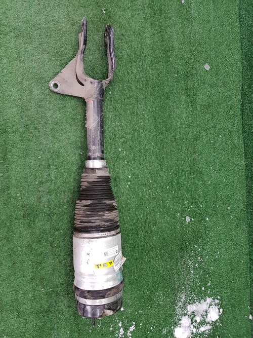 Стойка пневматическая левая Jeep Grand Cherokee WK2 (2013-2022)