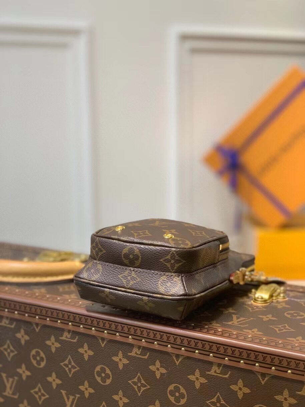 Louis Vuitton Utility Phone Sleeve