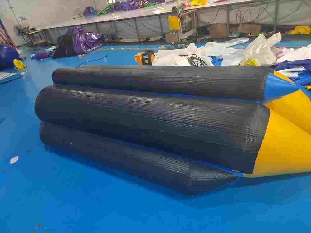 Банан, мест для посадки: 7, усиление дна "Ультра"