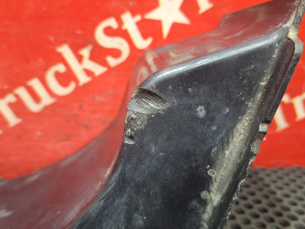 Накладка бампера правая