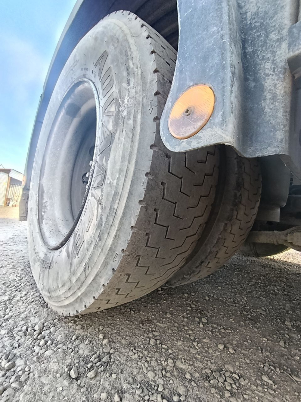 Foton AUMAN 4x2 Седельный тягач BJ4189SLFKA (Дизельный, 11,8 л, 470 л.с. АТ)