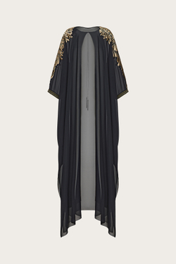 КЕЙП ИЗ ЧЕРНОГО ШЕЛКОВОГО ШИФОНА, ДЕКОРИРОВАННЫЙ ЛЮРЕКСНОЙ ВЫШИВКОЙ