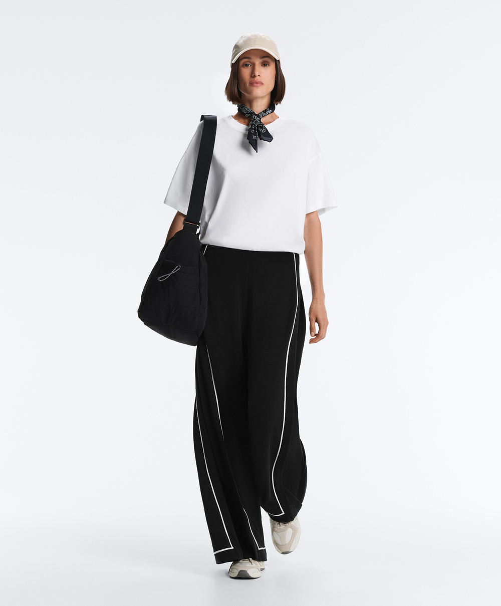 OYSHO Широкие брюки из модала с контрастной окантовкой, черный
