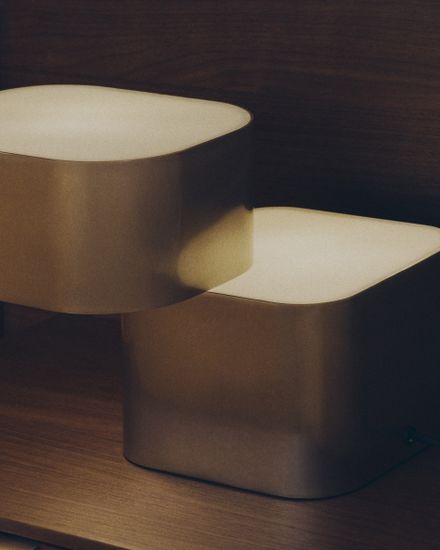 Настольная лампа Tanden из серого металла с матовой отделкой