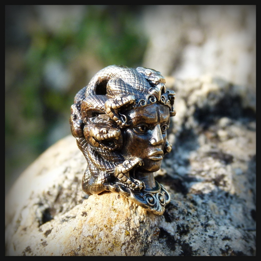 Бусина "Медуза Горгона" для темляков или браслетов , латунь