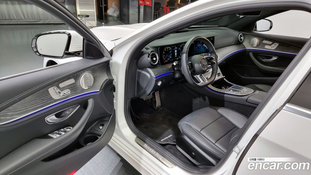 Mercedes-Benz E-Class W213 E350 4MATIC AMG Line (06.2021)