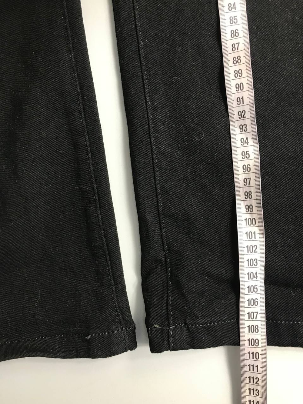 Джинсы прямого кроя темные, маркировка 28, визуально на 44 размер