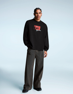 BERSHKA Лонгслив с принтом It, черный