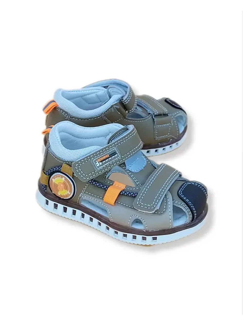 Сандалии для мальчика светящиеся