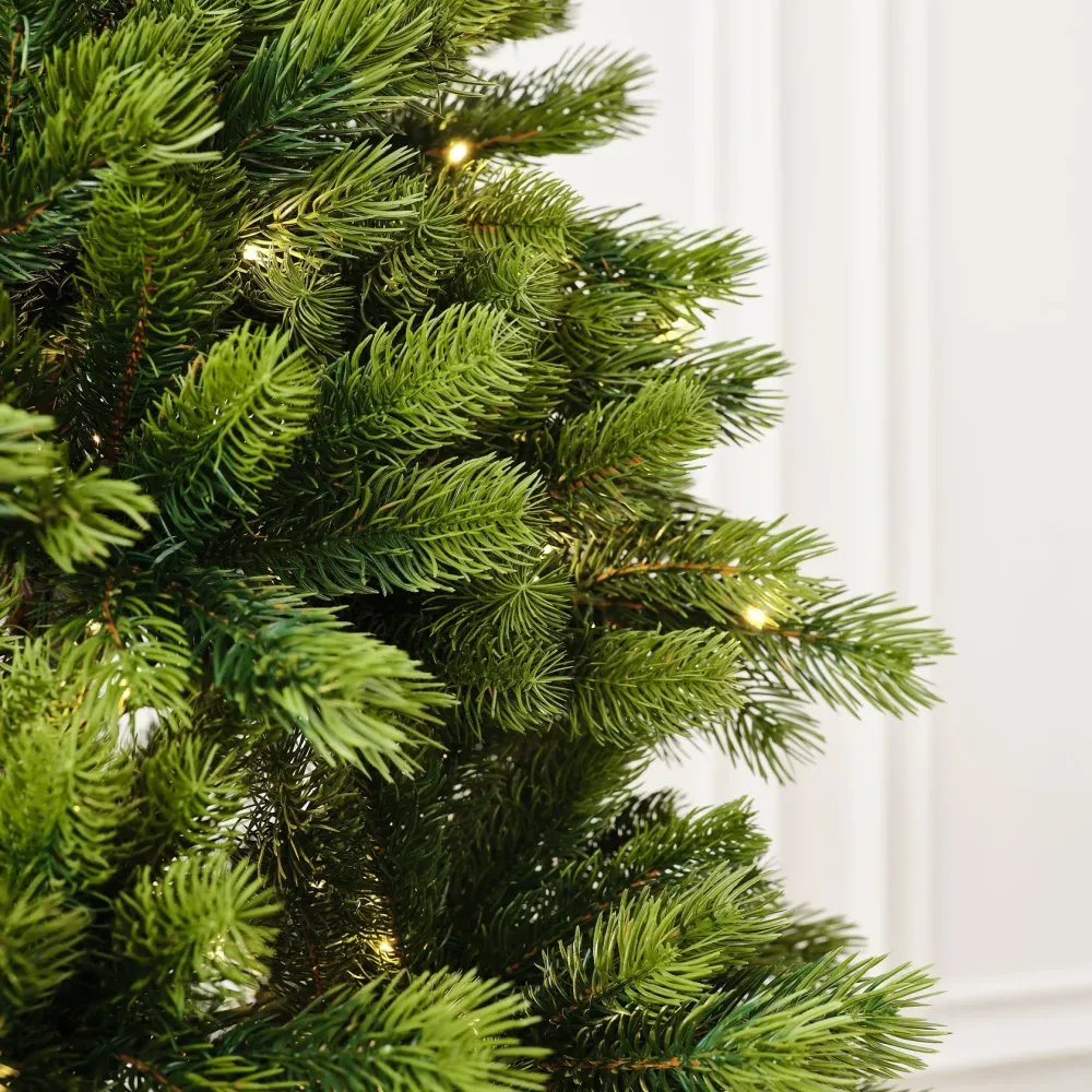 Елка с гирляндой встроенной «La Manche» (Литая хвоя) 270 см / 2,7 м