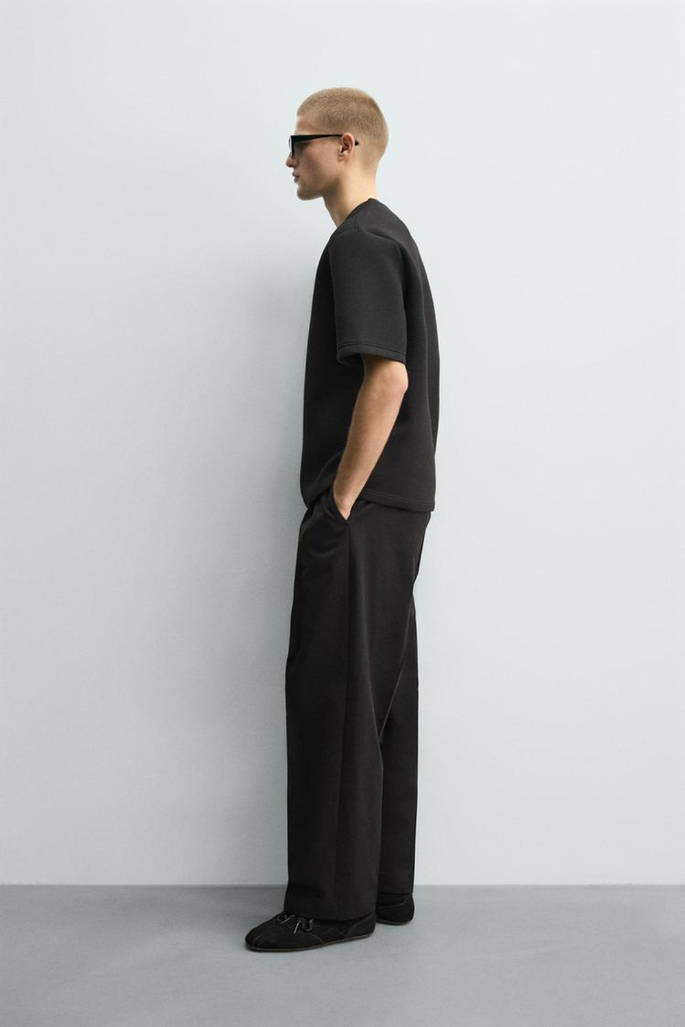 ZARA ТОЛСТОВКА СВОБОДНОГО КРОЯ ИЗ ВЫСОКОТЕХНОЛОГИЧНОЙ ТКАНИ, ЧЕРНЫЙ