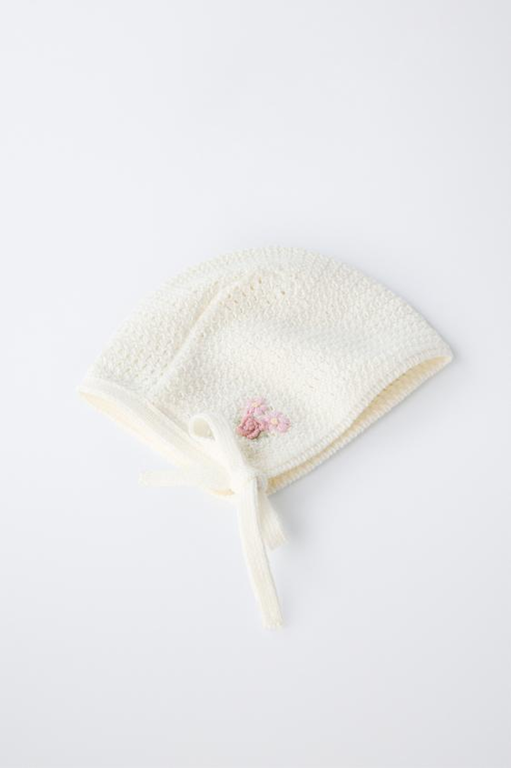 ZARA ЧЕПЧИК С ВЫШИВКОЙ ЦВЕТКА, ЭКРЮ