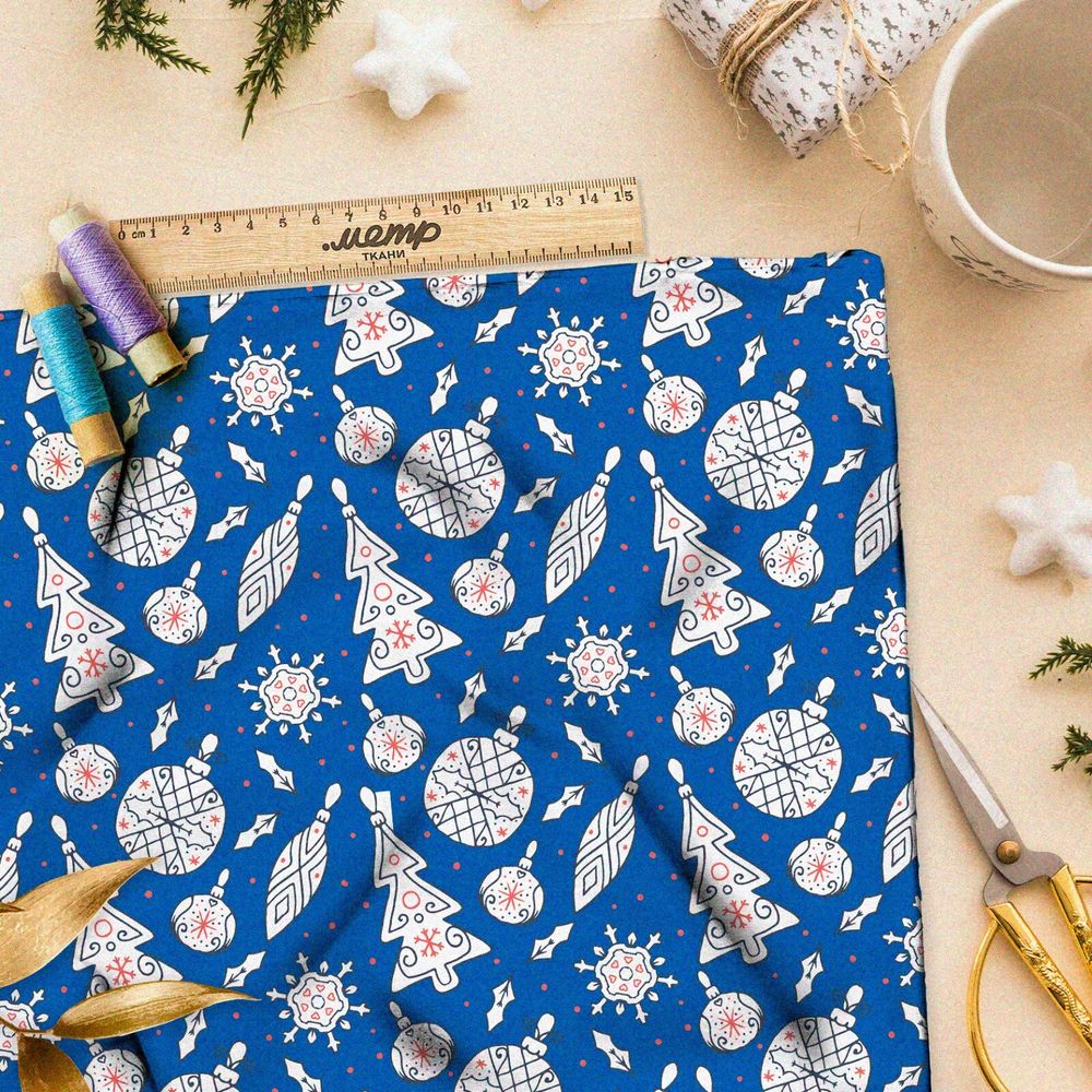 Ткань флис ёлочные игрушки на синем фоне