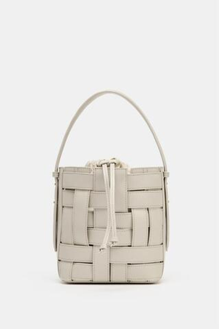 ZARA ПЛЕТЕНАЯ СУМКА С ПЛЕЧЕВЫМ РЕМНЕМ, ЭКРЮ