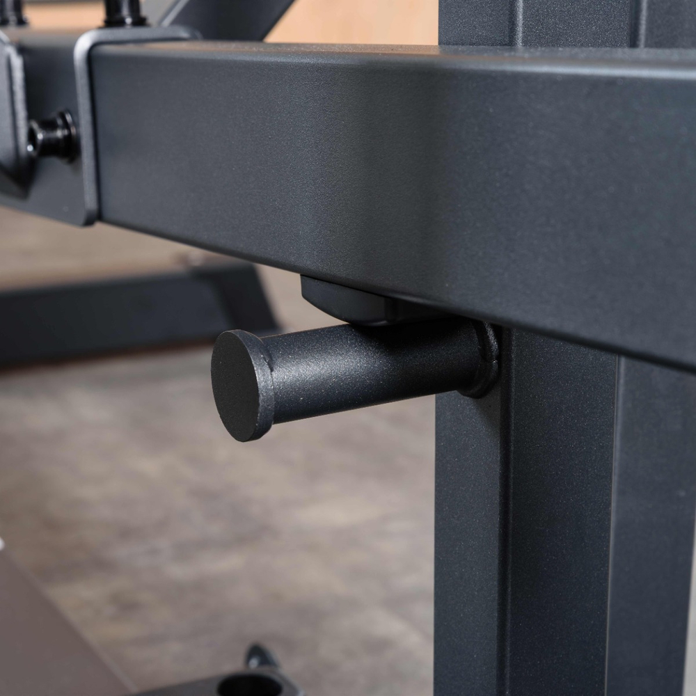 A607 Приседания с поясом