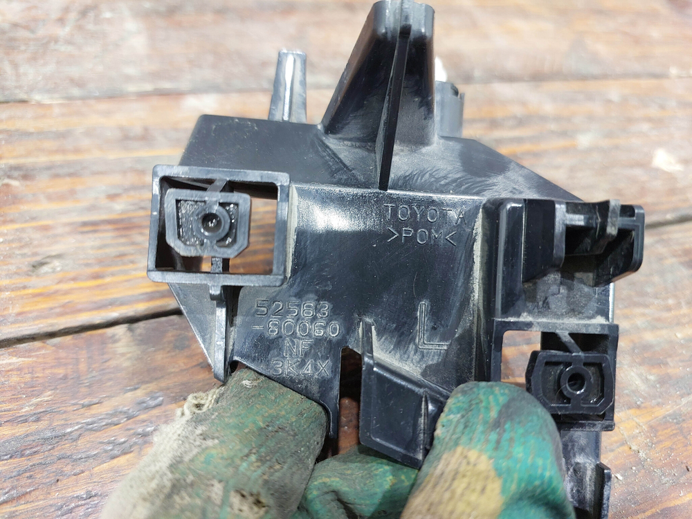 Кронштейн заднего фонаря Land Cruiser Prado 150 09-17 Б/У Оригинал 5256360060