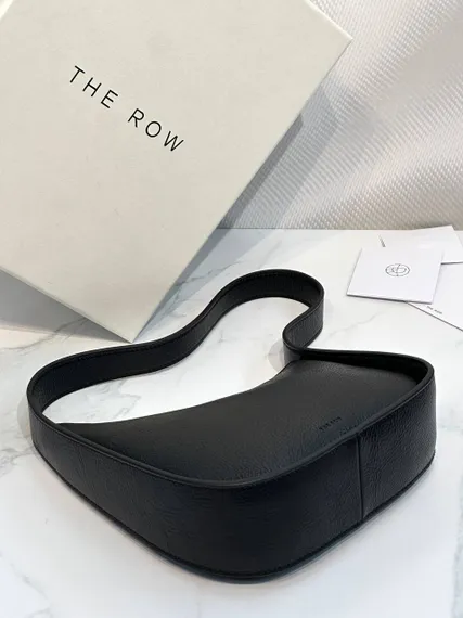 Сумка The Row Half Moon из зернистой кожи
