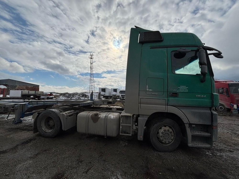 Mercedes-Benz ACTROS 4x2 Седельный тягач 1844 LS (Дизельный, 11,9 л, 435 л.с., АТ)