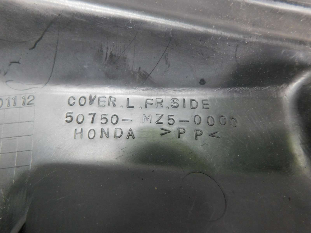 Пластик рулевой колонки левый Honda VF750 Magna 50750-MZ5 034723