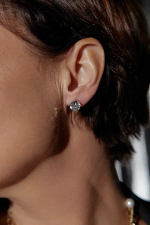 Серьги пусеты круглый кристалл 0,9 см, оттенок серебро