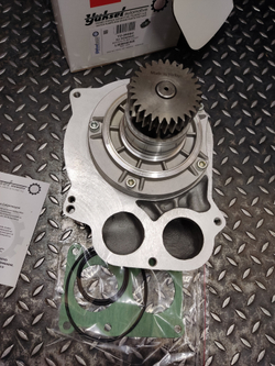 Водяная помпа Liebherr 10121021 с корпусом