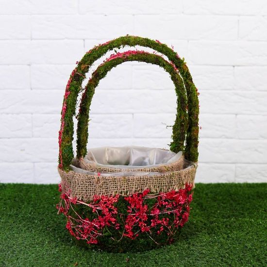 Корзина "Восторг" трава, цветы, красная 700р.