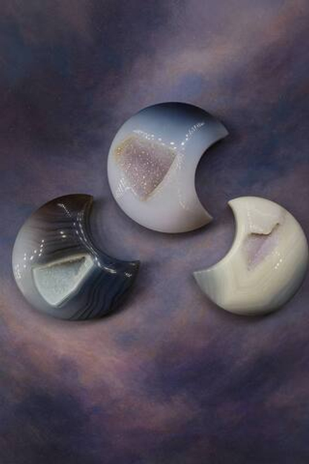 Полумесяц из серого Агата