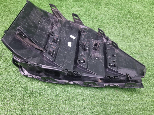 Решетка переднего бампера RH Geely Tugella (22-24)