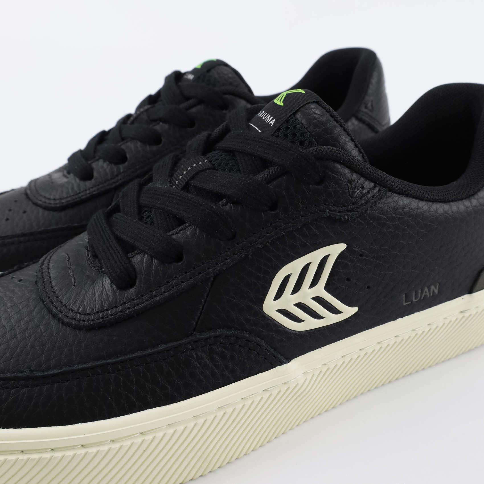 Cariuma Luan Pro Premium Leather (black/ivory) артикул: - купить в магазине Дайс