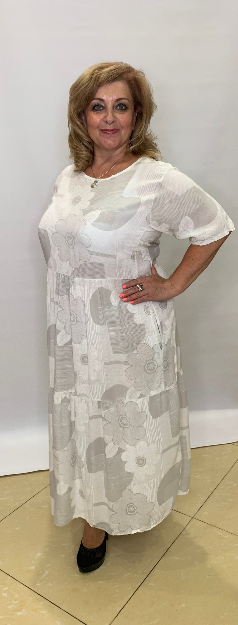 Белое итальянское платье с кармашками