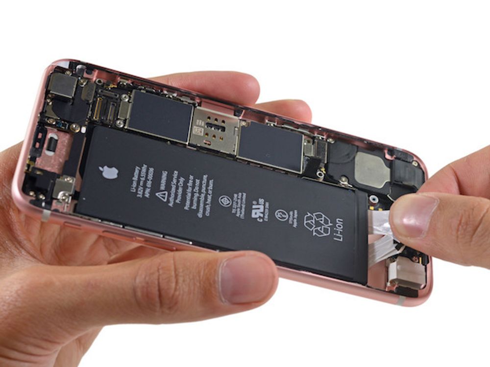 Замена аккумулятора iPhone 6s