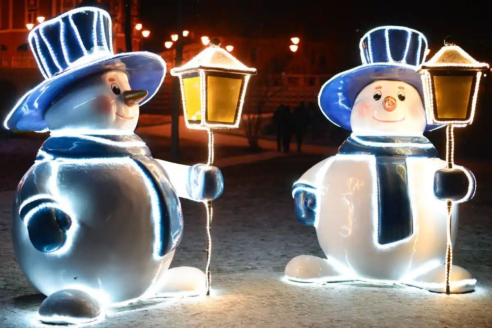 новогодние снеговики