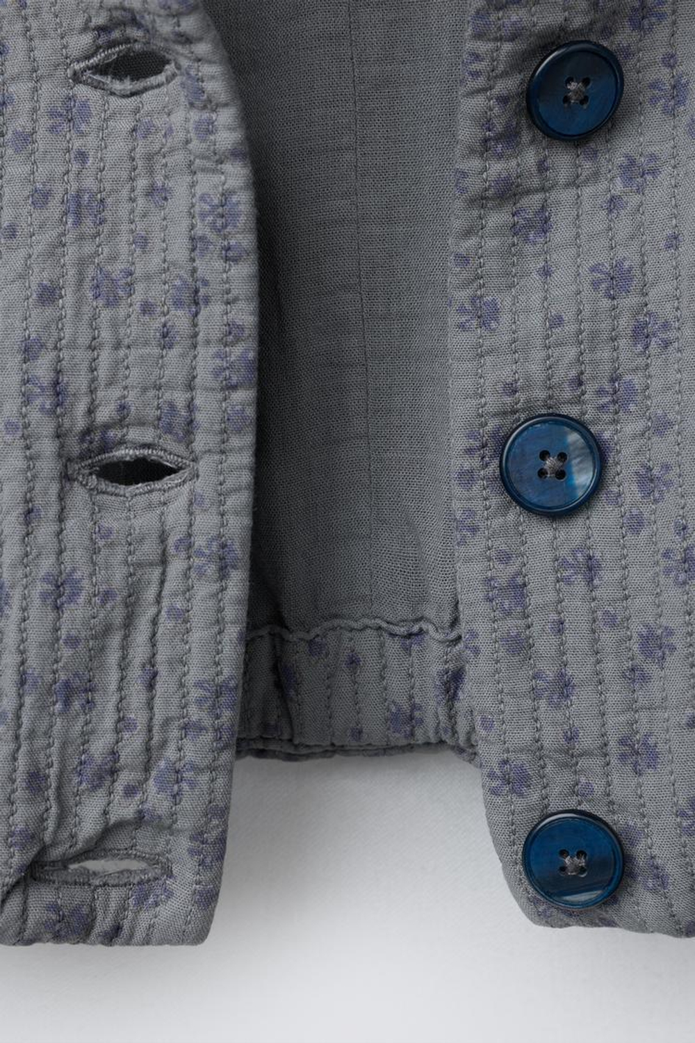 ZARA КУРТКА-РУБАШКА С ЦВЕТОЧНЫМ УЗОРОМ, СЕРОВАТЫЙ