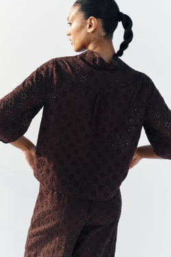 ZARA РУБАШКА С АЖУРНОЙ ВЫШИВКОЙ, КОРИЧНЕВЫЙ